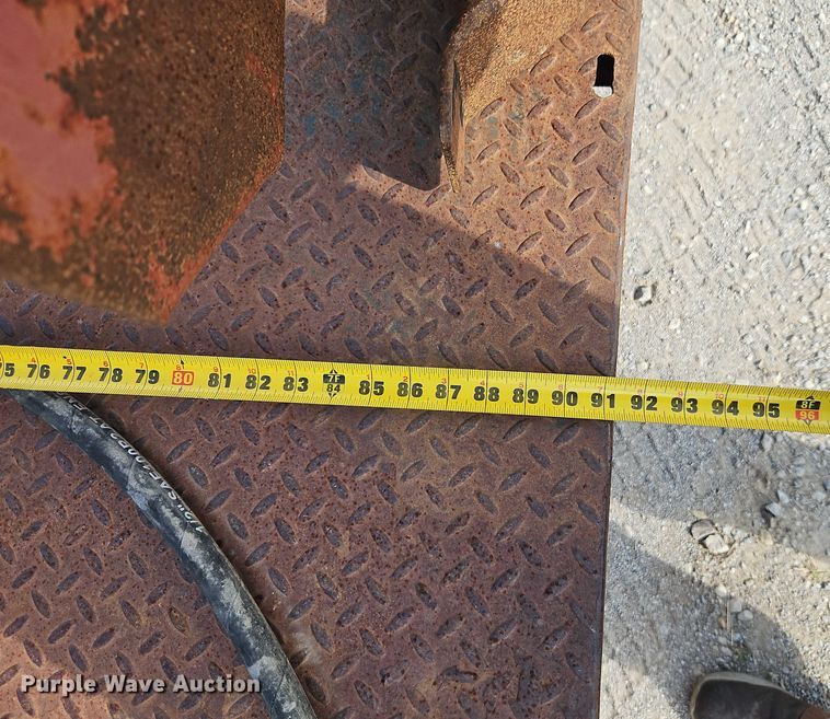 image for item EB8177 DewEze hydraulic bale bed