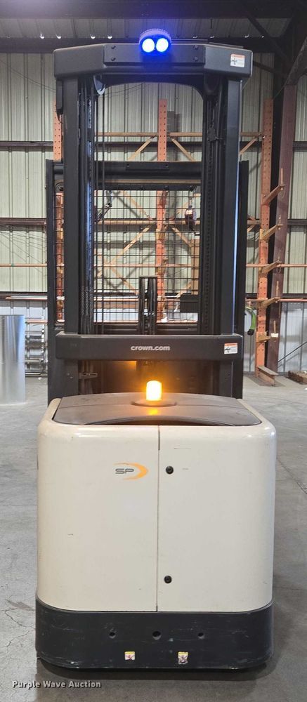 image for item EC1100 2016 Crown SP3520-30 order picker