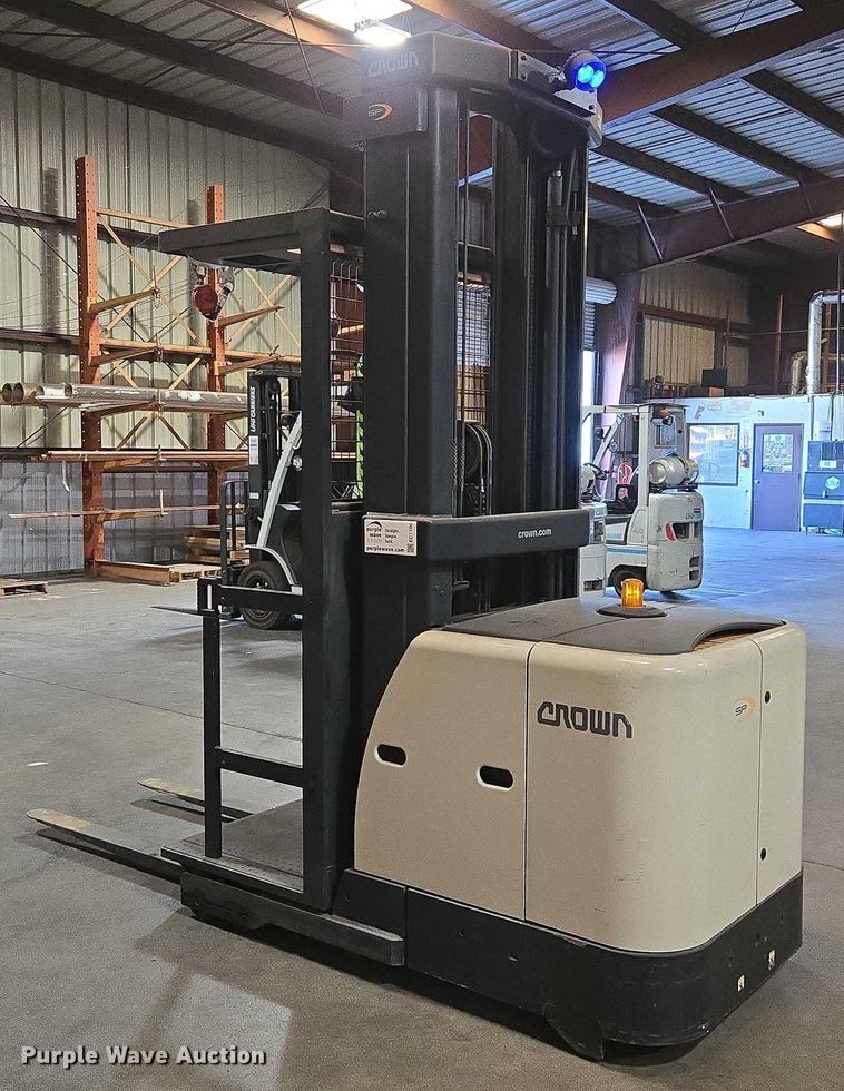 image for item EC1100 2016 Crown SP3520-30 order picker