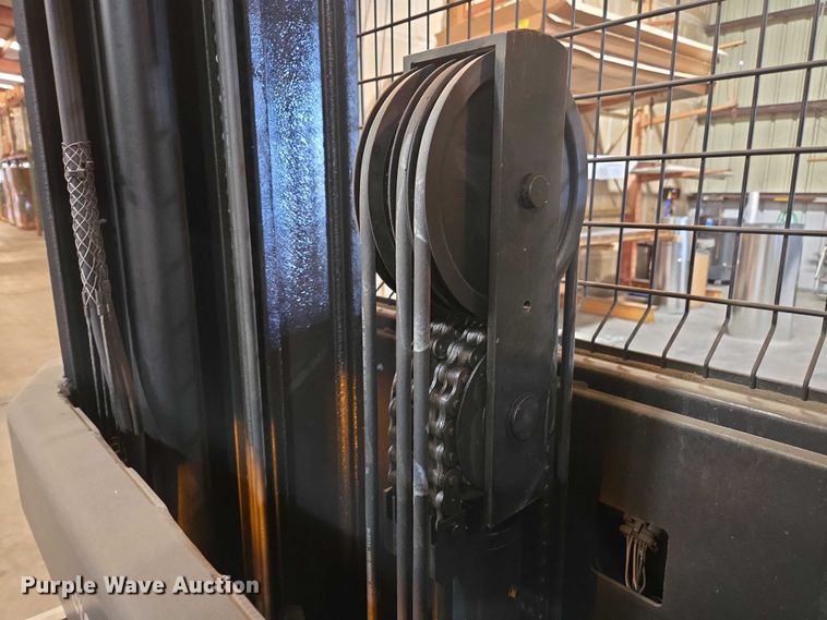 image for item EC1100 2016 Crown SP3520-30 order picker