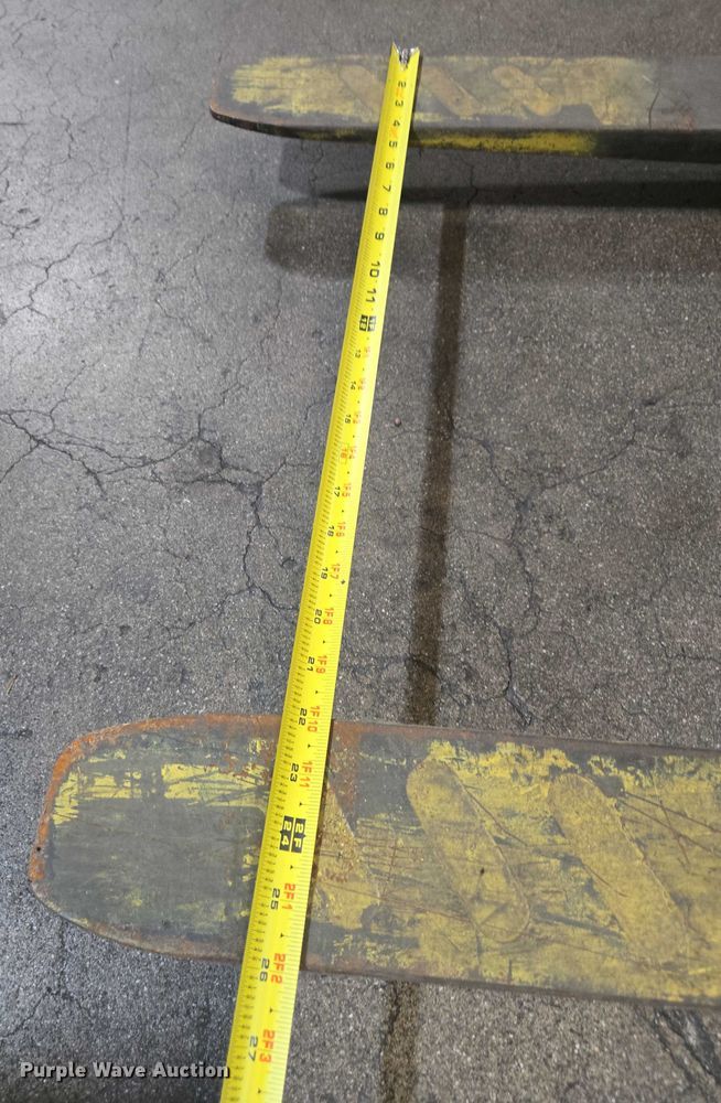 image for item EC1100 2016 Crown SP3520-30 order picker