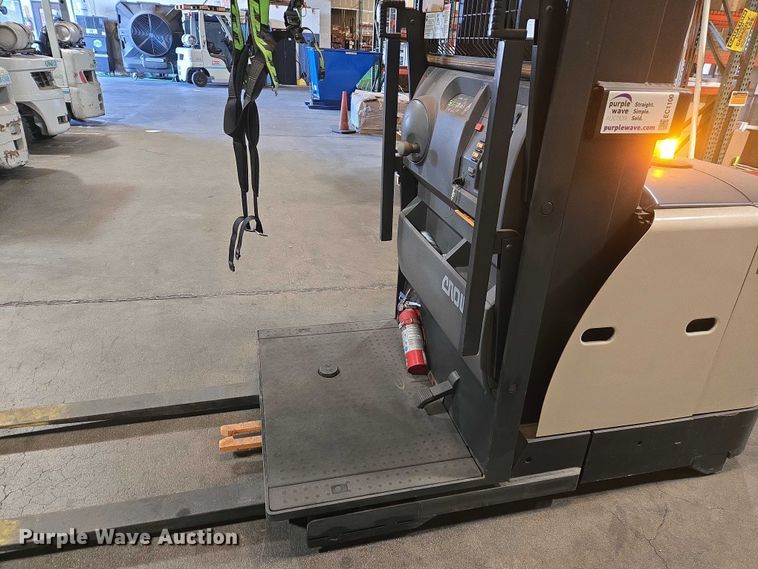 image for item EC1100 2016 Crown SP3520-30 order picker