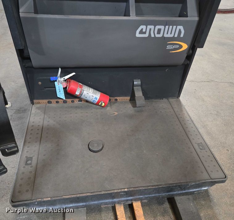 image for item EC1100 2016 Crown SP3520-30 order picker