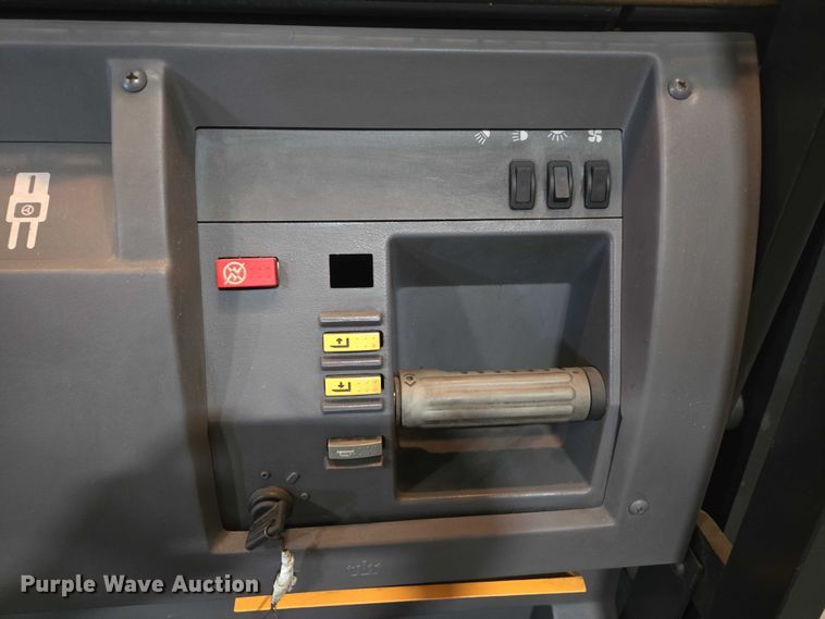 image for item EC1100 2016 Crown SP3520-30 order picker