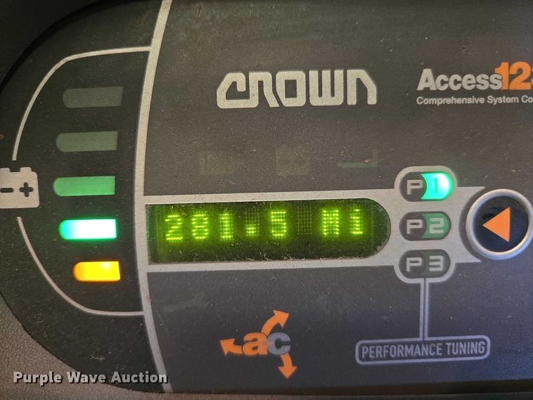 image for item EC1100 2016 Crown SP3520-30 order picker