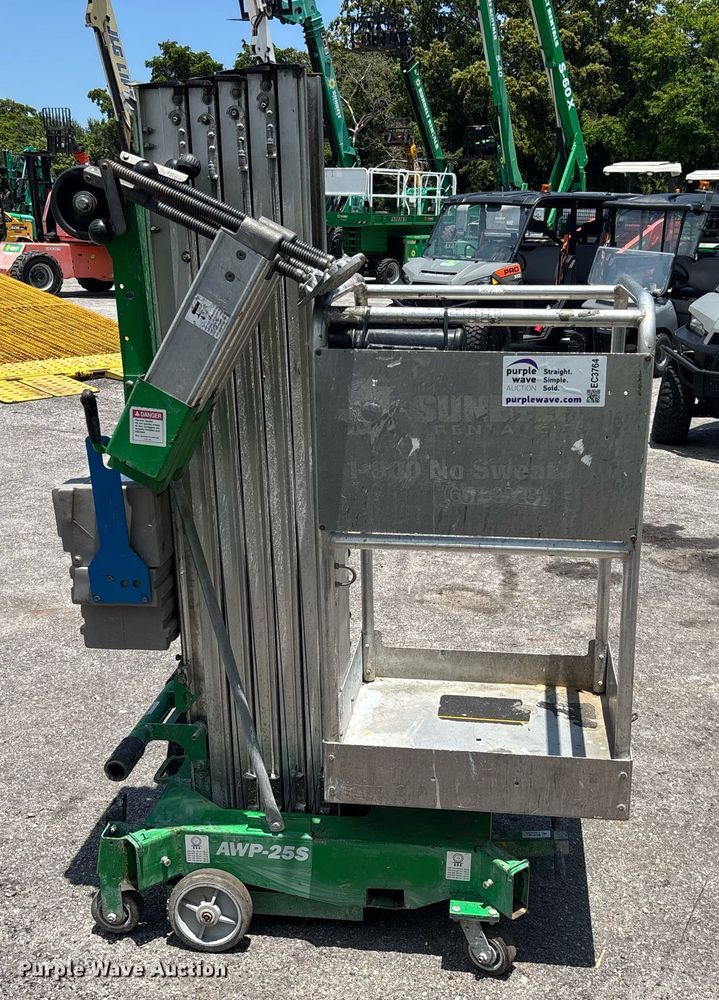 image for item EC3764 2016 Genie AWP-25S vertical lift