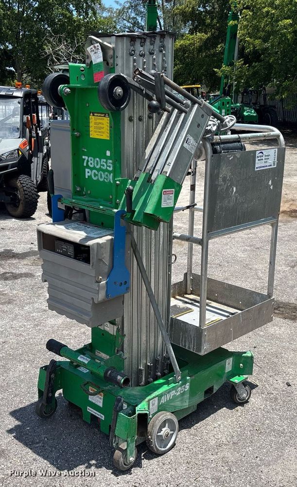 image for item EC3764 2016 Genie AWP-25S vertical lift