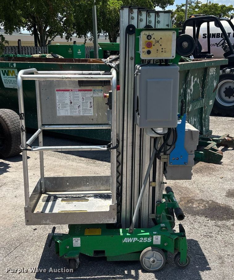 image for item EC3764 2016 Genie AWP-25S vertical lift