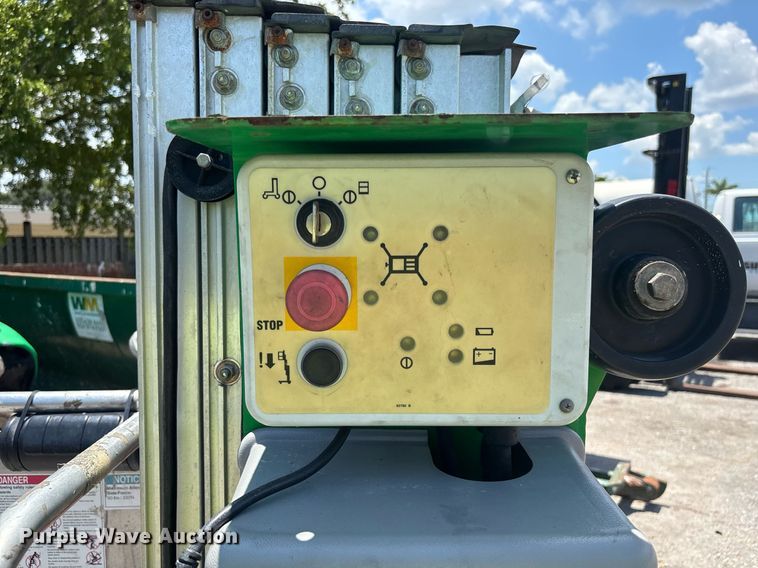 image for item EC3764 2016 Genie AWP-25S vertical lift