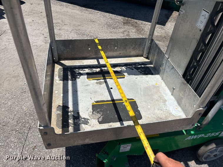 image for item EC3764 2016 Genie AWP-25S vertical lift
