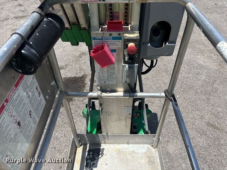 image for item EC3764 2016 Genie AWP-25S vertical lift