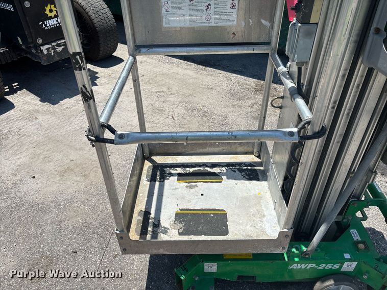 image for item EC3764 2016 Genie AWP-25S vertical lift