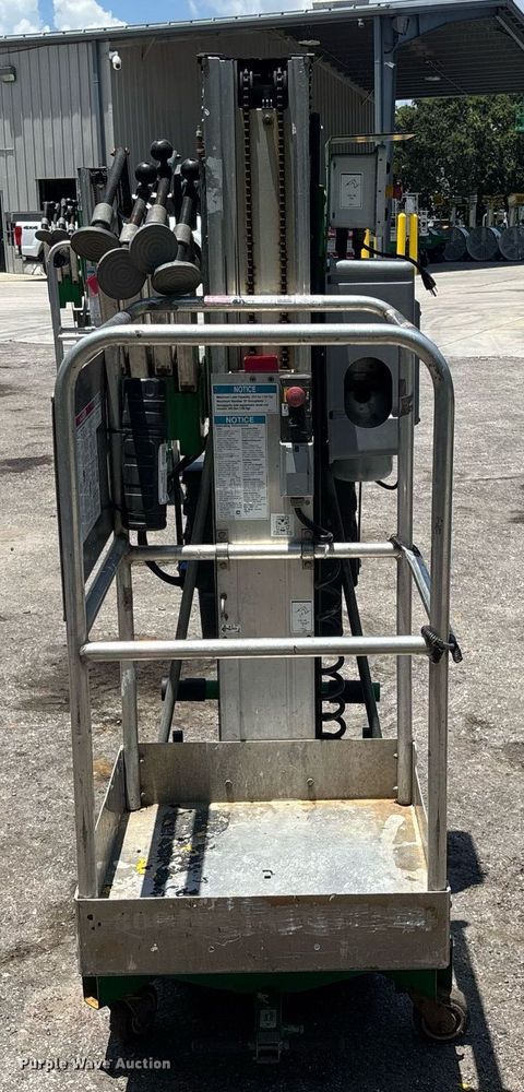 image for item EC3765 2016 Genie AWP-25S vertical lift