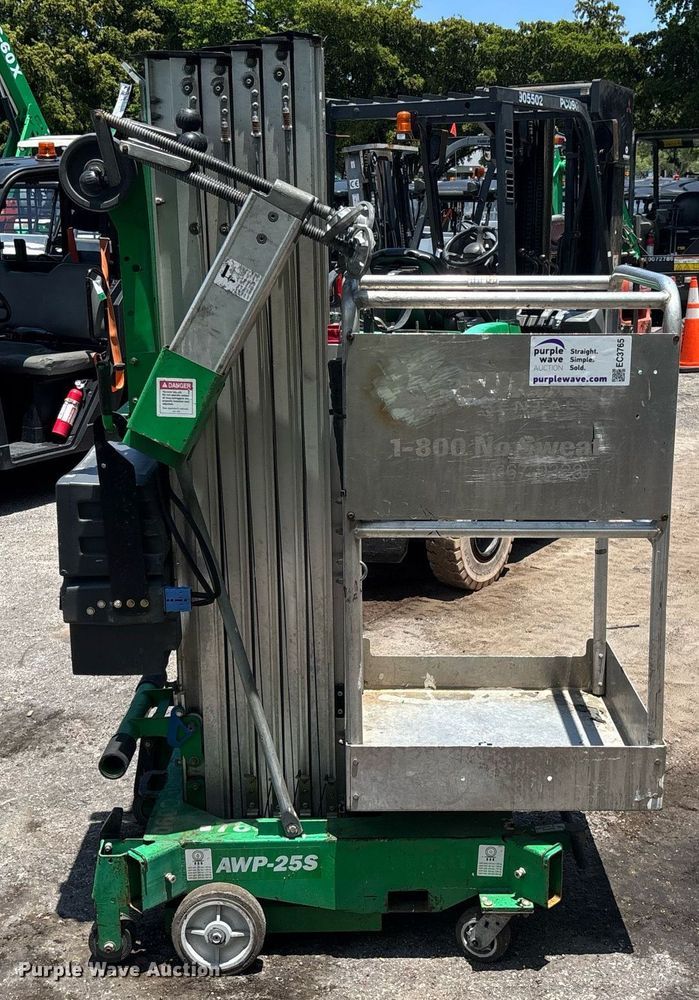 image for item EC3765 2016 Genie AWP-25S vertical lift