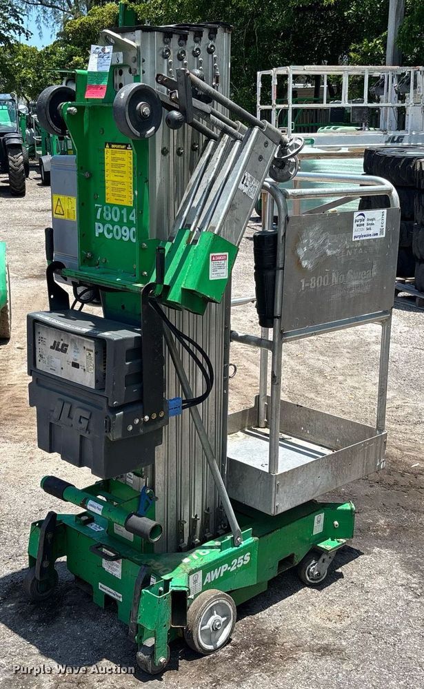 image for item EC3765 2016 Genie AWP-25S vertical lift