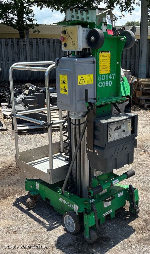 image for item EC3765 2016 Genie AWP-25S vertical lift