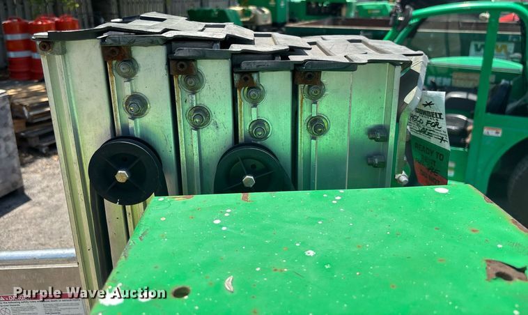 image for item EC3765 2016 Genie AWP-25S vertical lift