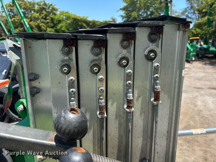 image for item EC3765 2016 Genie AWP-25S vertical lift