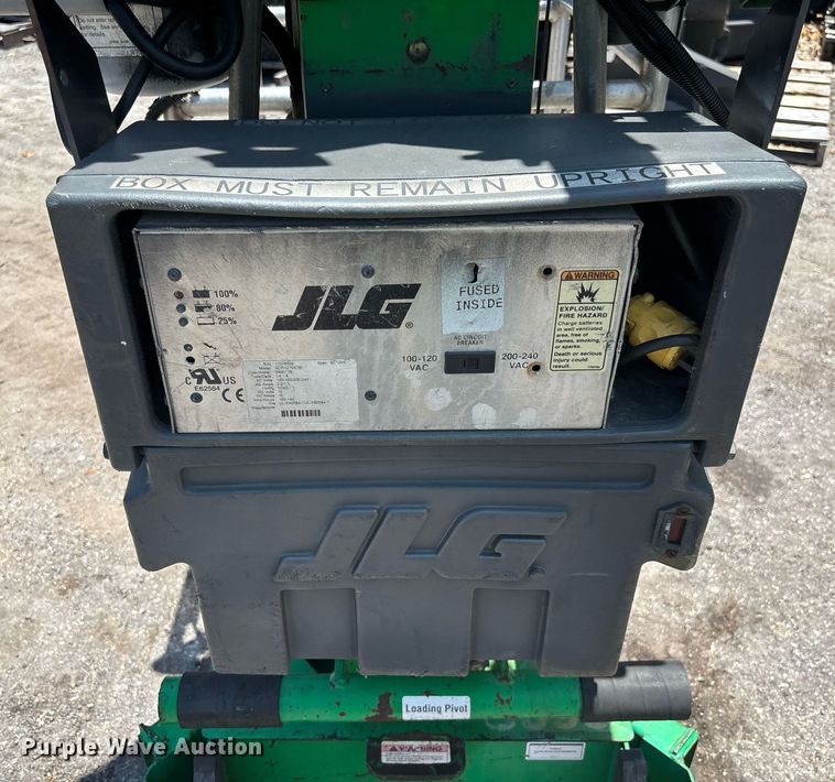 image for item EC3765 2016 Genie AWP-25S vertical lift