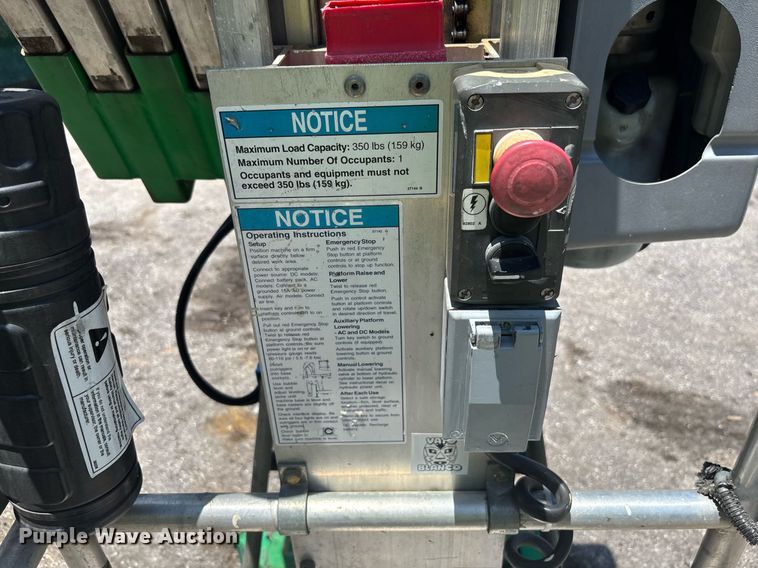 image for item EC3765 2016 Genie AWP-25S vertical lift