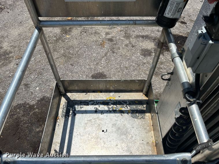 image for item EC3765 2016 Genie AWP-25S vertical lift