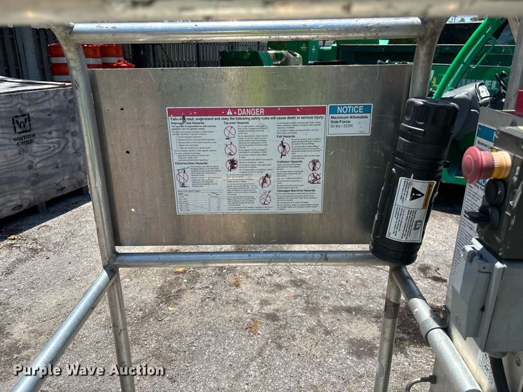 image for item EC3765 2016 Genie AWP-25S vertical lift