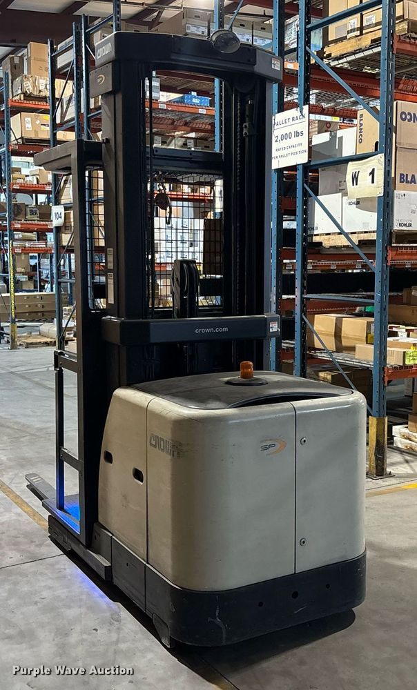 image for item EC3766 2016 Crown SP3520-30 order picker