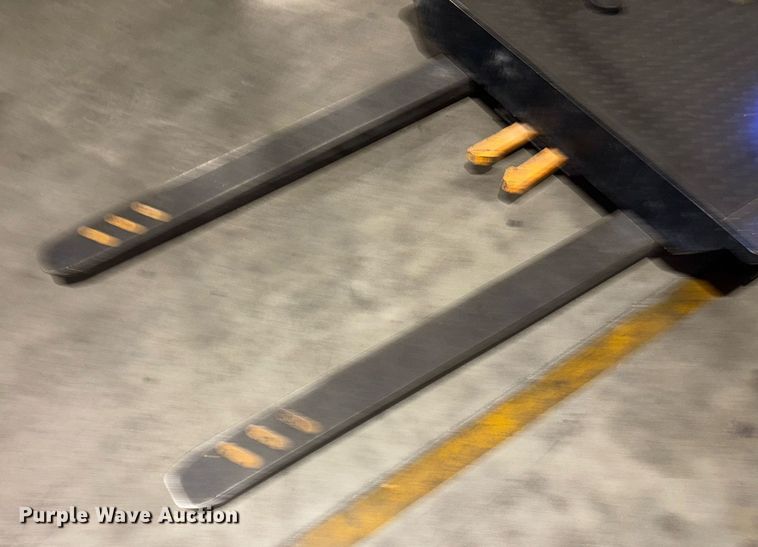 image for item EC3766 2016 Crown SP3520-30 order picker