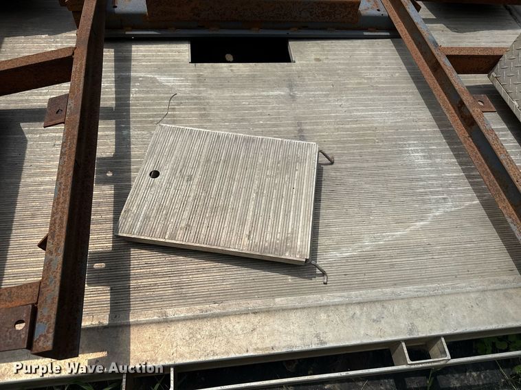 image for item ED4353 Hillsboro  flat bed