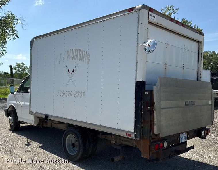 image for item ED4380 2005 Chevrolet Express 3500 box truck