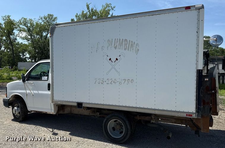 image for item ED4380 2005 Chevrolet Express 3500 box truck