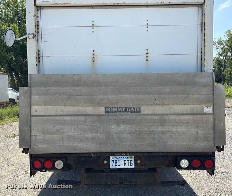 image for item ED4380 2005 Chevrolet Express 3500 box truck