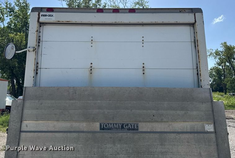 image for item ED4380 2005 Chevrolet Express 3500 box truck