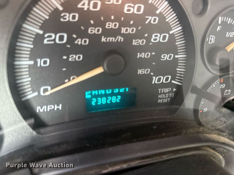 image for item ED4380 2005 Chevrolet Express 3500 box truck