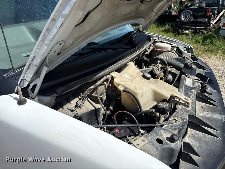 image for item ED4380 2005 Chevrolet Express 3500 box truck