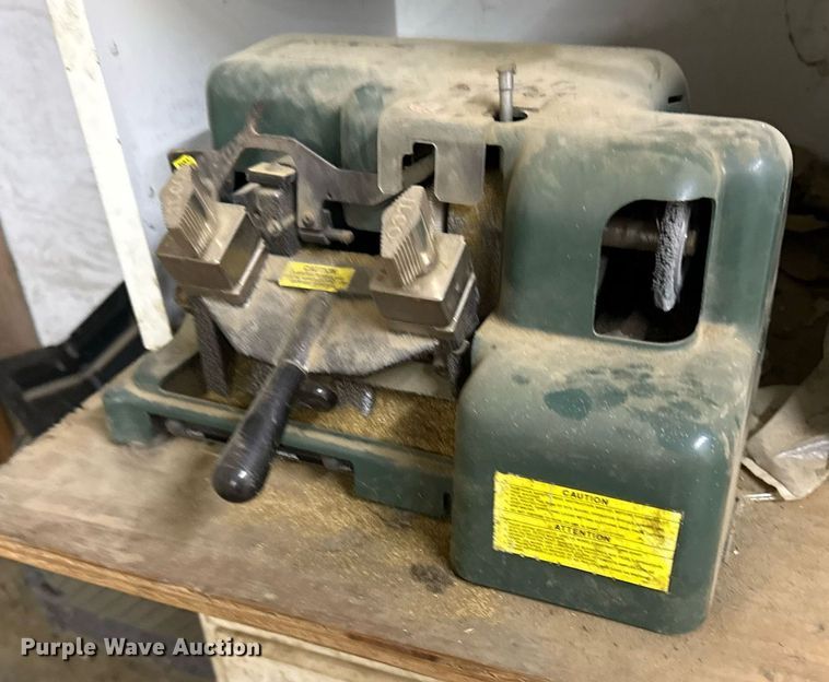 image for item ED4392 Key cutting machine 