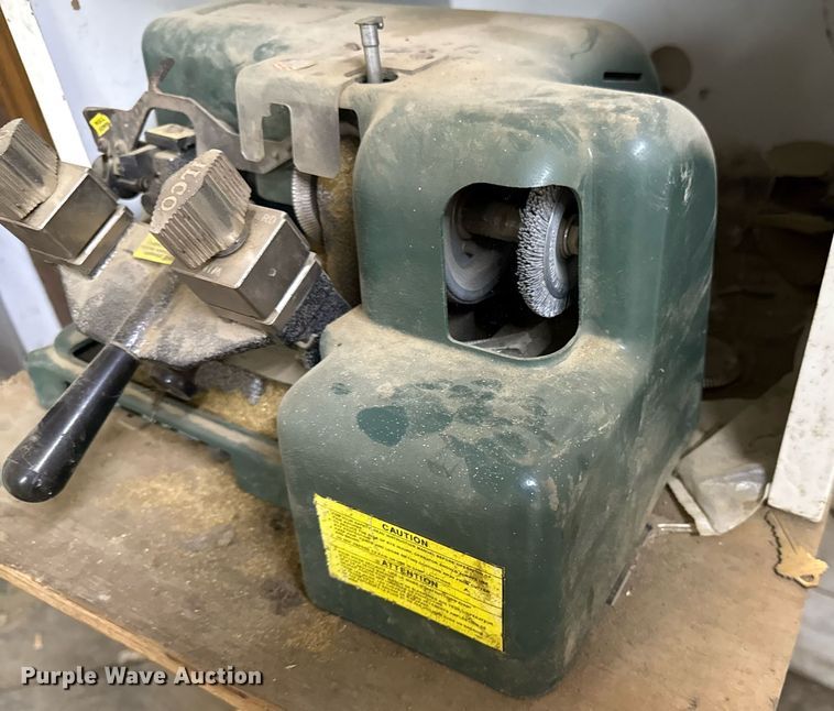 image for item ED4392 Key cutting machine 