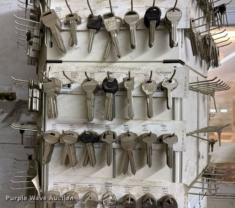 image for item ED4392 Key cutting machine 