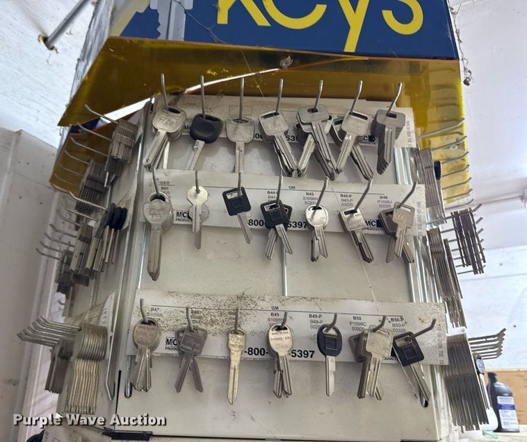 image for item ED4392 Key cutting machine 