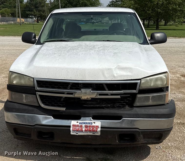 image for item ED4448 2007 Chevrolet Silverado 1500 Ext. Cab pickup truck