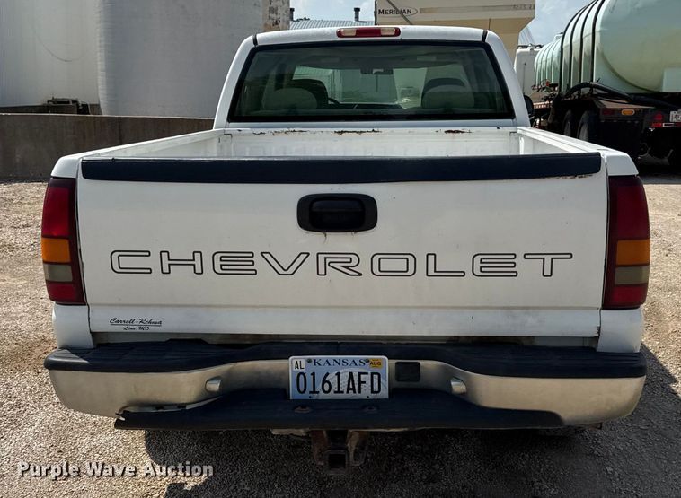 image for item ED4450 2002 Chevrolet Silverado Ext. Cab pickup truck