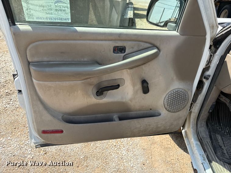 image for item ED4450 2002 Chevrolet Silverado Ext. Cab pickup truck