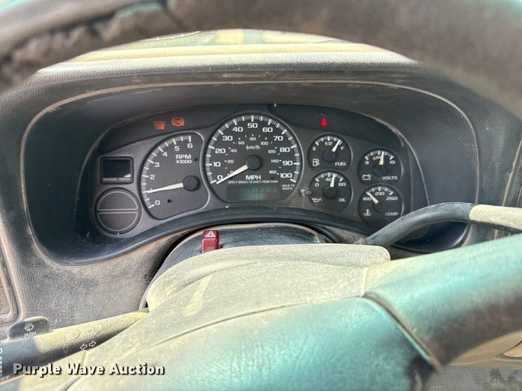 image for item ED4450 2002 Chevrolet Silverado Ext. Cab pickup truck