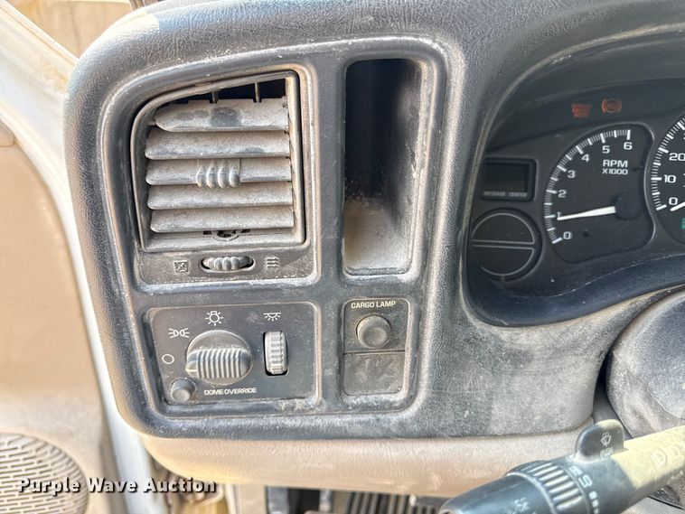 image for item ED4450 2002 Chevrolet Silverado Ext. Cab pickup truck