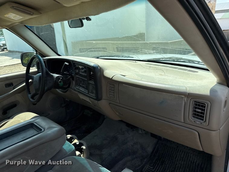 image for item ED4450 2002 Chevrolet Silverado Ext. Cab pickup truck