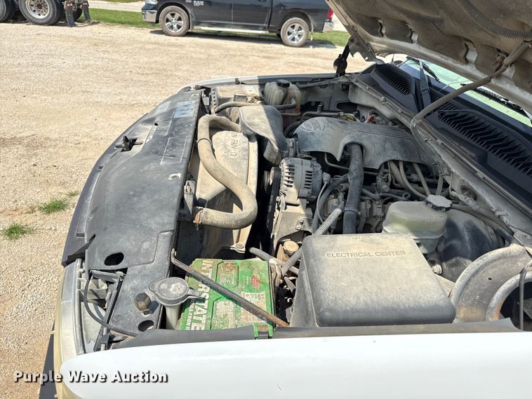 image for item ED4450 2002 Chevrolet Silverado Ext. Cab pickup truck