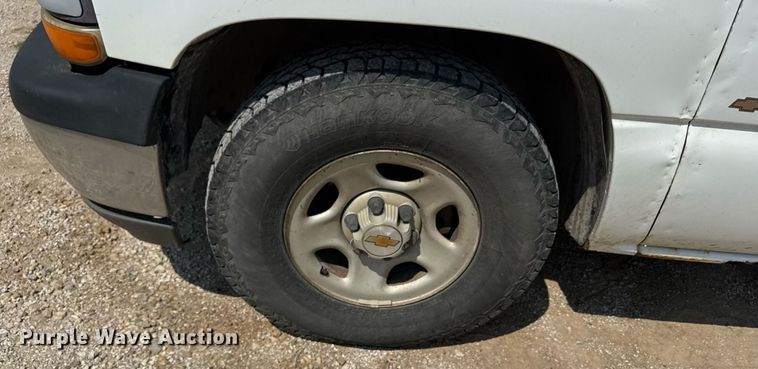 image for item ED4450 2002 Chevrolet Silverado Ext. Cab pickup truck