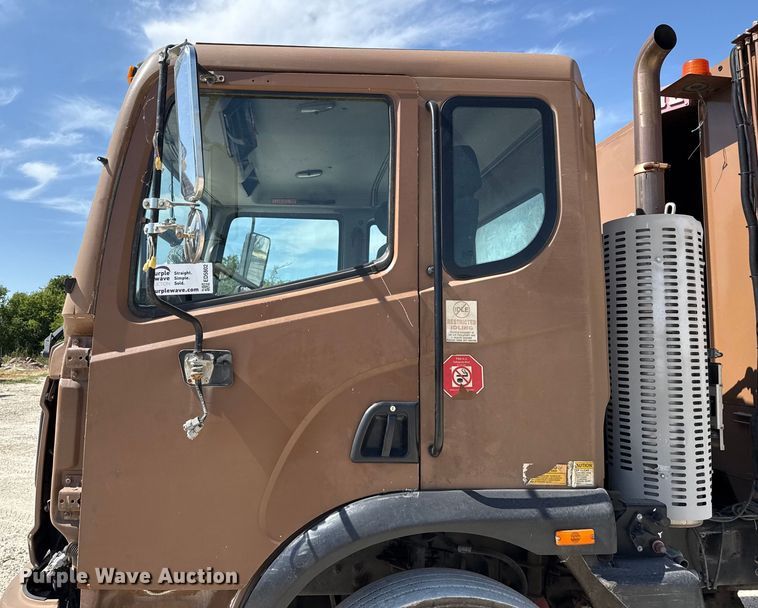 image for item ED5802 2016 Autocar refuse truck