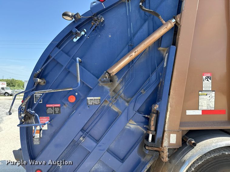 image for item ED5802 2016 Autocar refuse truck