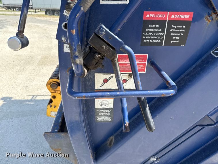 image for item ED5802 2016 Autocar refuse truck